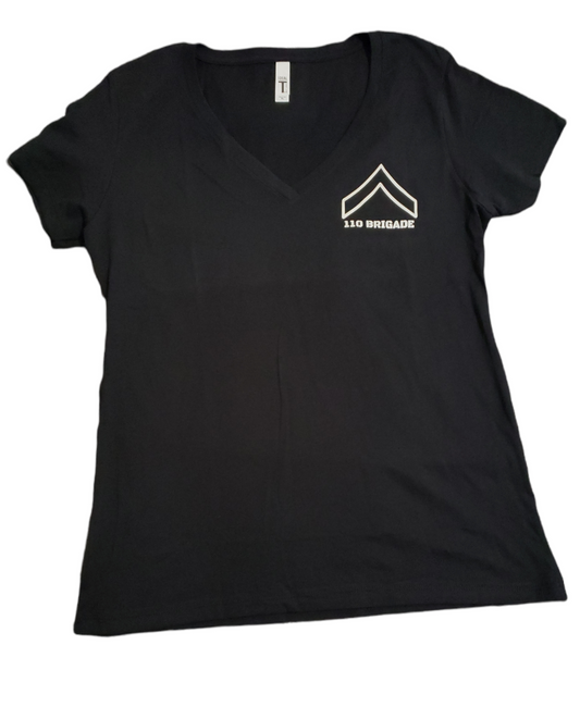 WOMEN'S V-NECK LOGO TEE